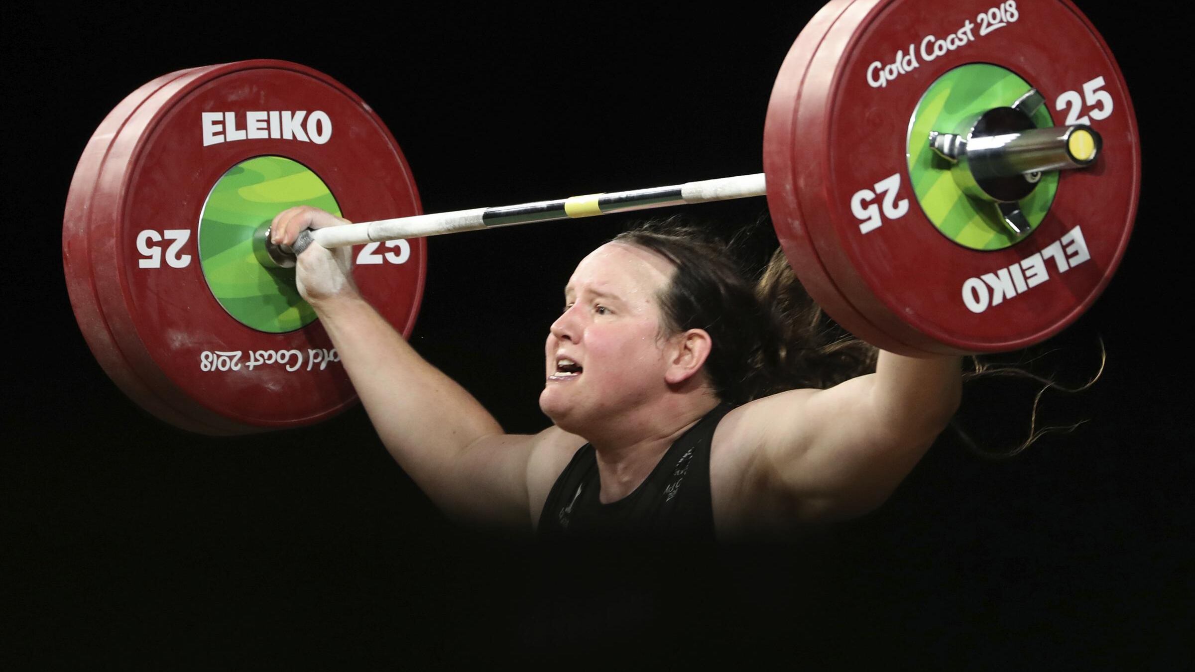 Le Olimpiadi della rinascita aprono a tifosi e... trans