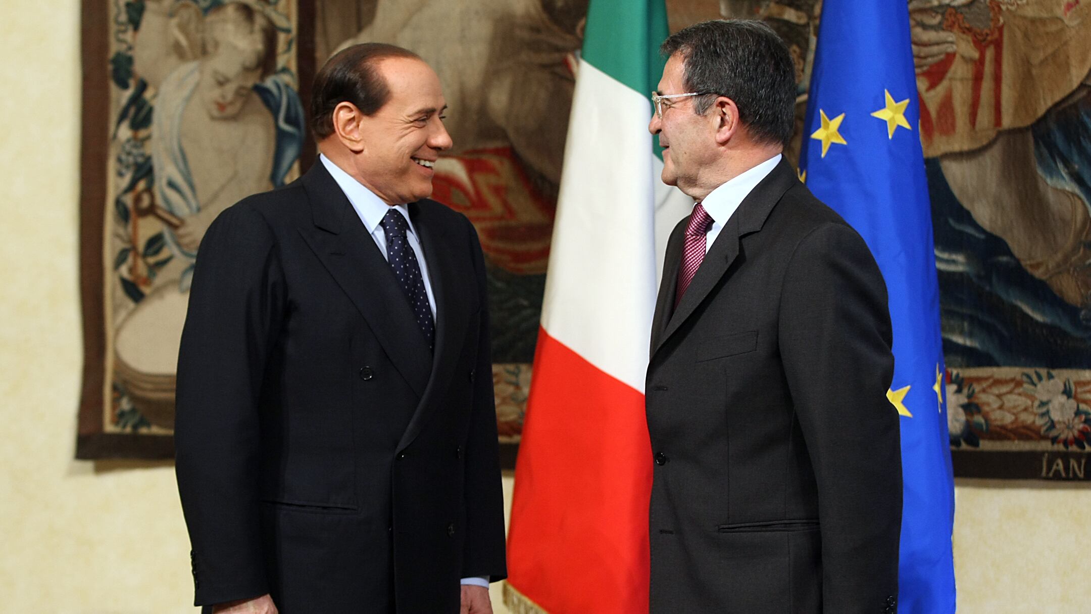 Prodi "scagiona" il Cav: "La perizia psichiatrica ennesima follia italiana"
