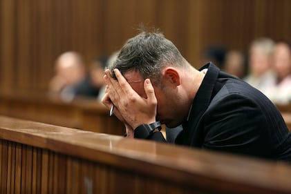 Pistorius sfila in aula senza protesi 1