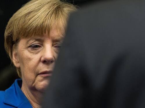 I profughi fanno male alla Merkel, Schaeble avverte: "Così Cdu crolla"