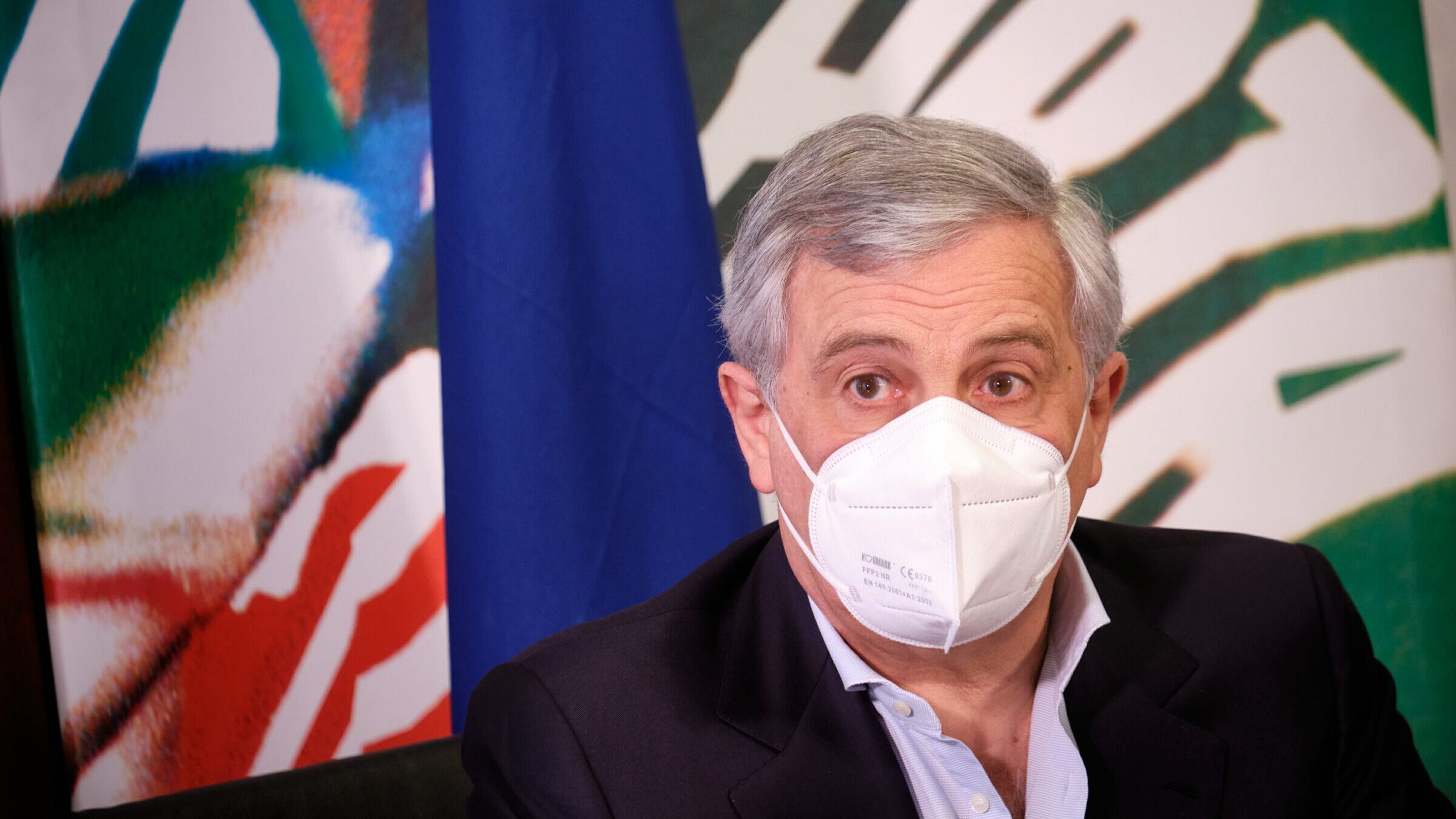Gli azzurri spingono per l'obbligo vaccinale. Bertolaso: "Terza dose, senza se e senza ma"