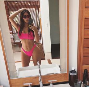 Kim Kardashian sexy in spiaggia 4