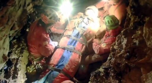 Il salvataggio della speleologa dall'Abisso Bueno Fonteno 6