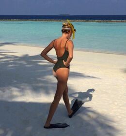 Alessia Marcuzzi, topless di Capodanno alle Maldive 9