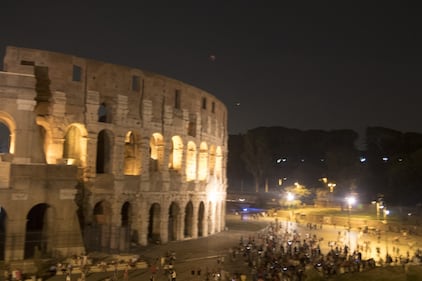 Lo spettacolo dell'eclissi al Colosseo 1