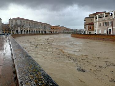 Allarme esondazione a Senigallia, casette Sae sotto la neve: allerta nelle Marche 9
