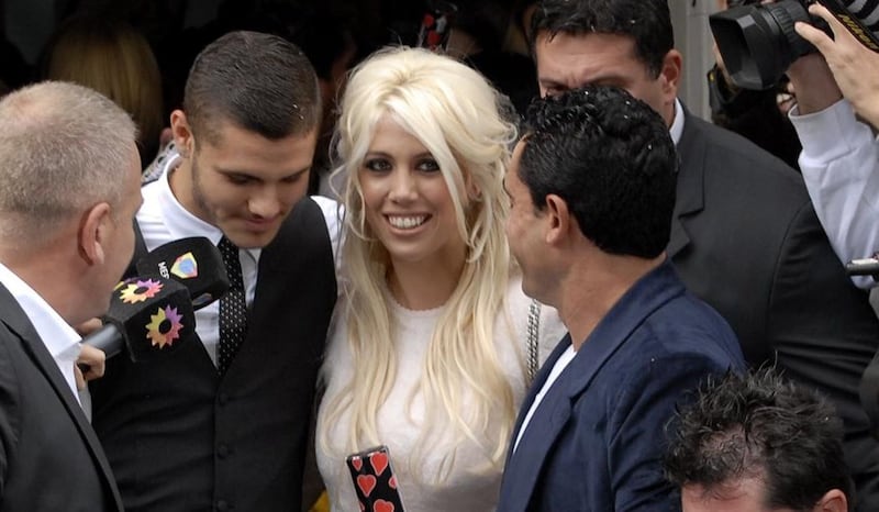 Wanda Nara, selfie da urlo: "triangolo" in archivio, è felice con Icardi 7
