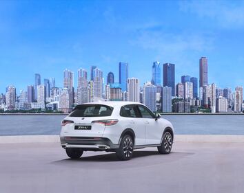 Honda ZR-V 2023, le foto del nuovo suv ibrido 7