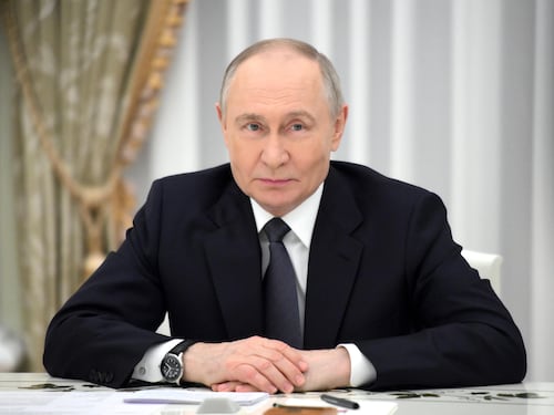 Gelo di Putin sulla tregua. "Idea Usa inaccettabile". E Trump perde la pazienza. "Seccato con lui e con Kiev"