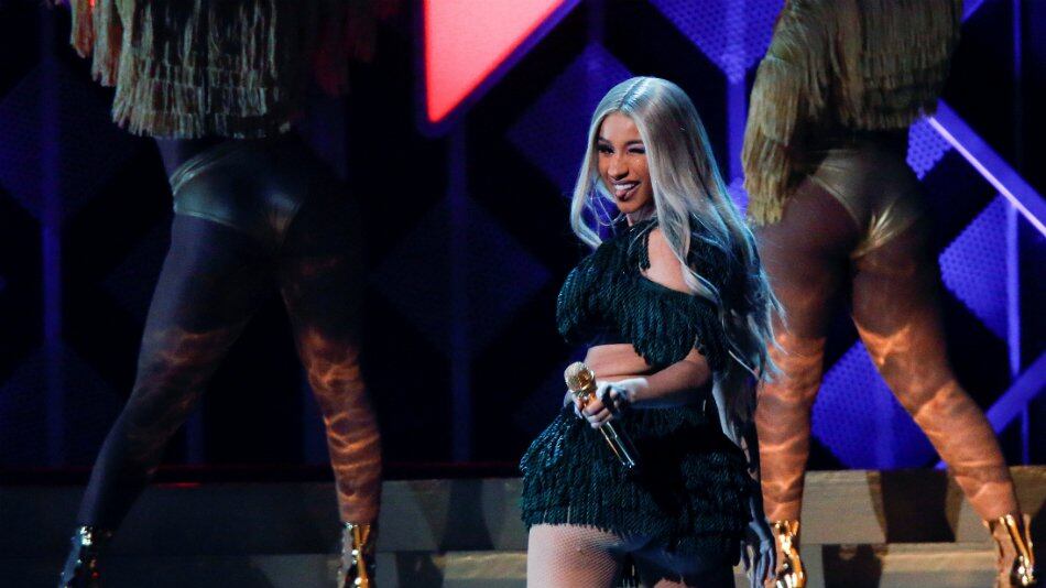 Cardi B denunciata per un milione di dollari