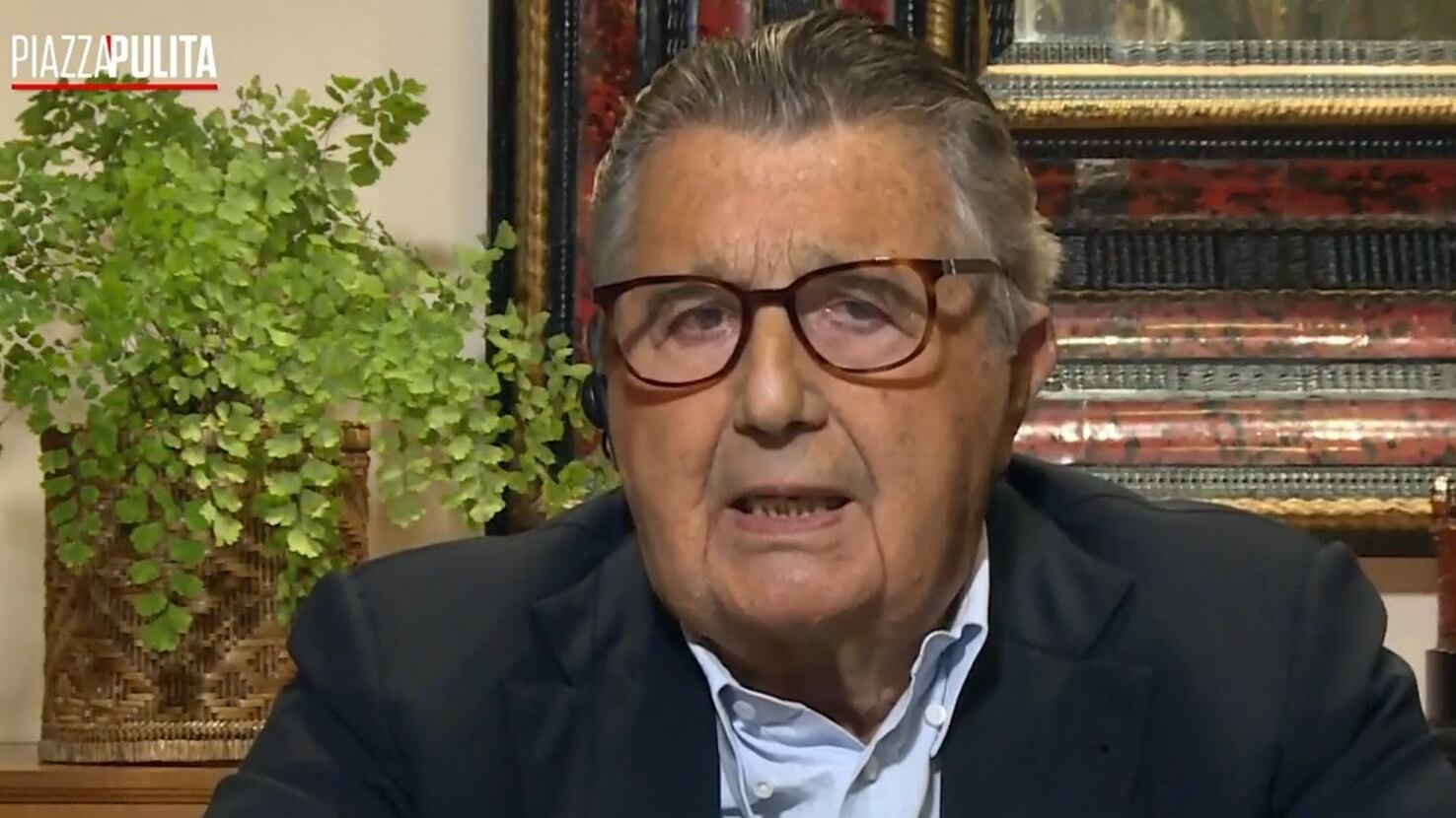 "Non sa più cos'è. M5s? Mai". De Benedetti asfalta il Pd e umilia Conte