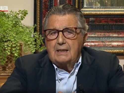 "Non sa più cos'è. M5s? Mai". De Benedetti asfalta il Pd e umilia Conte
