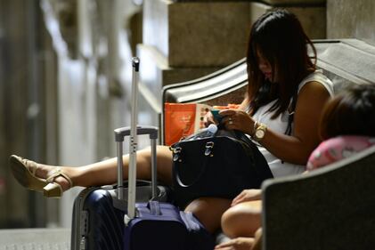 Genova, treni in ritardo dopo il crollo del ponte  13