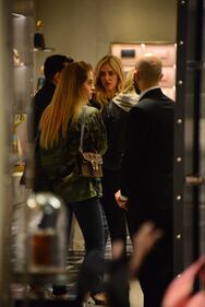 Chiara Ferragni fa shopping in centro a Milano 2