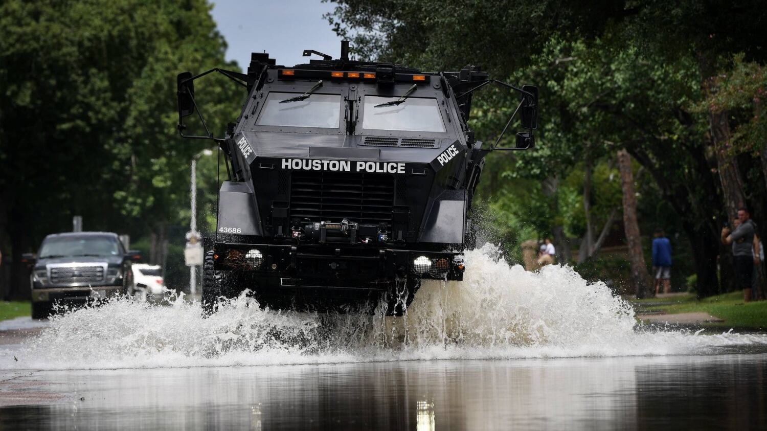 Houston, almeno 30 morti. Esplosioni in un impianto chimico