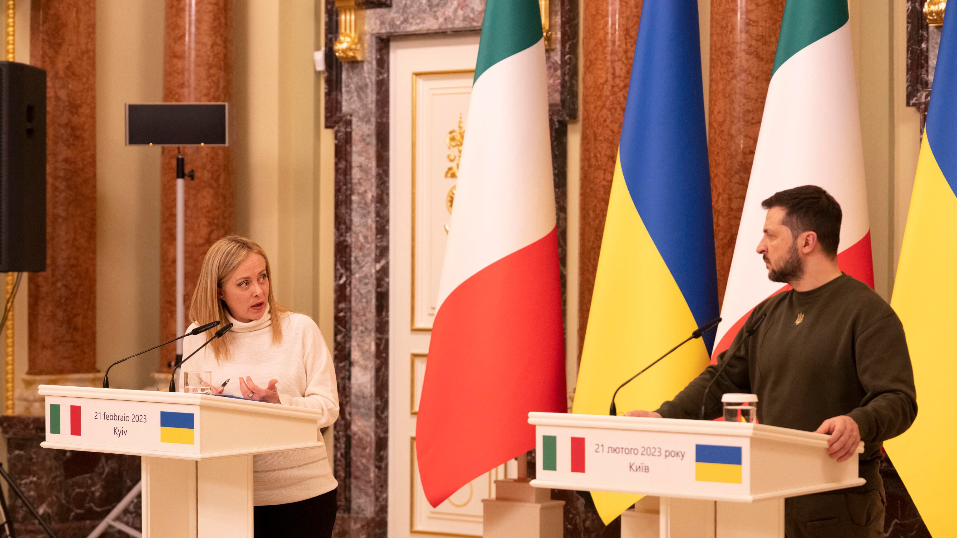 "L'Italia non tentenna". Meloni conferma l'appoggio a Zelensky