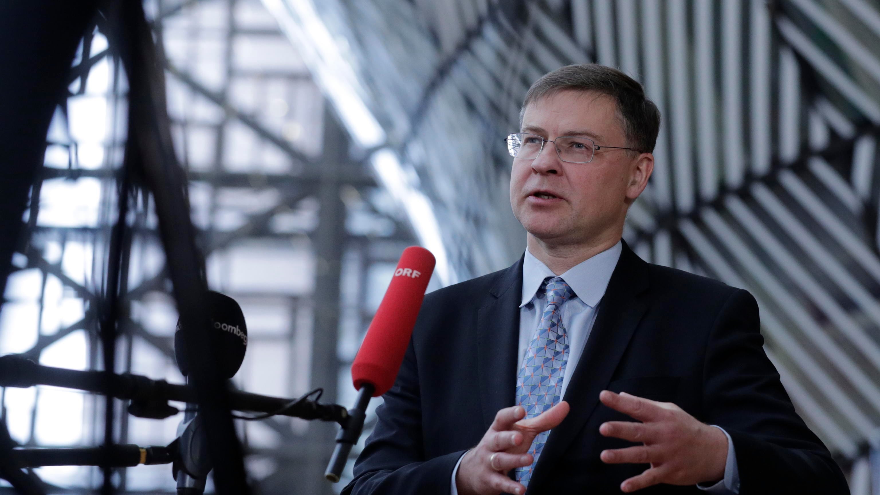 Mes, Giorgetti in dribbling sui diktat Ue