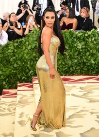 Met Gala 18, Miley Cyrus e la scollatura hot 2