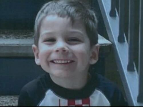 "Temevo diventasse un killer". Madre uccide il figlio di 5 anni