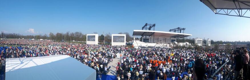 La Messa di Papa Francesco al Parco di Monza 1