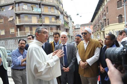 Milano, i musulmani nella chiesa di via Brioschi 3
