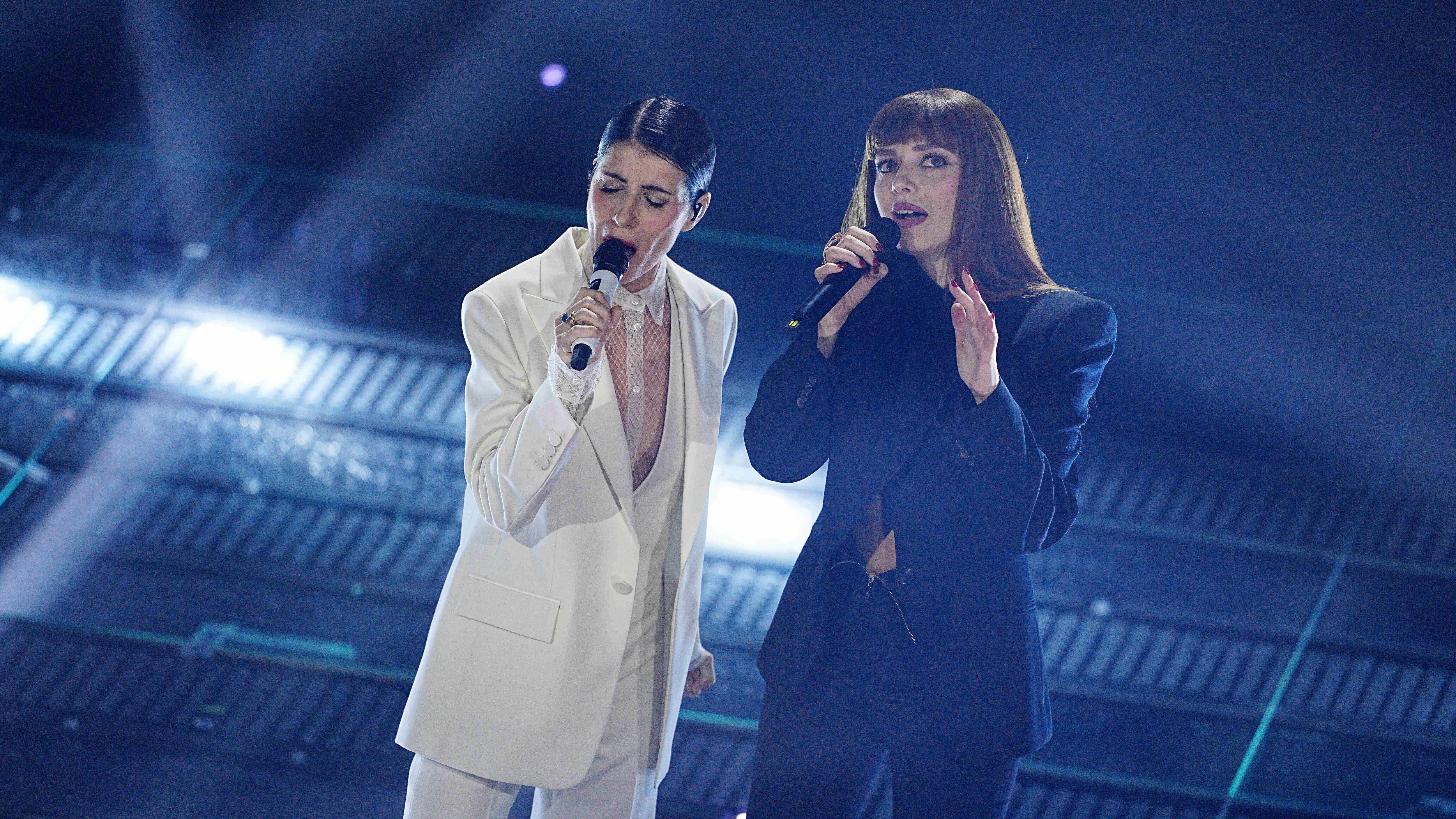 Sanremo, Giorgia e Annalisa vincono la serata cover. Geppi Cucciari e Topo Gigio star all'Ariston