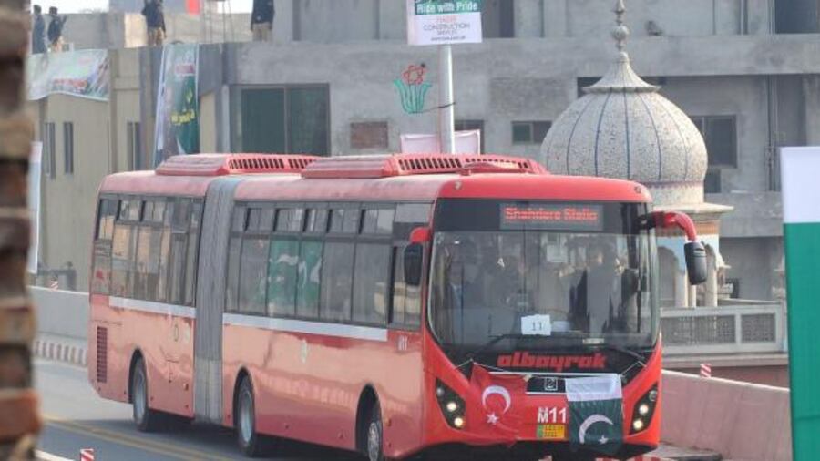 Allarme attentati a Istanbul: "Non prendete metro e bus"