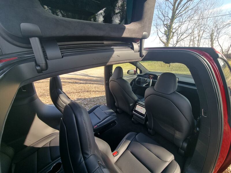 Tesla Model X Plaid, un’astronave da oltre 1.000 CV: guarda le foto 23