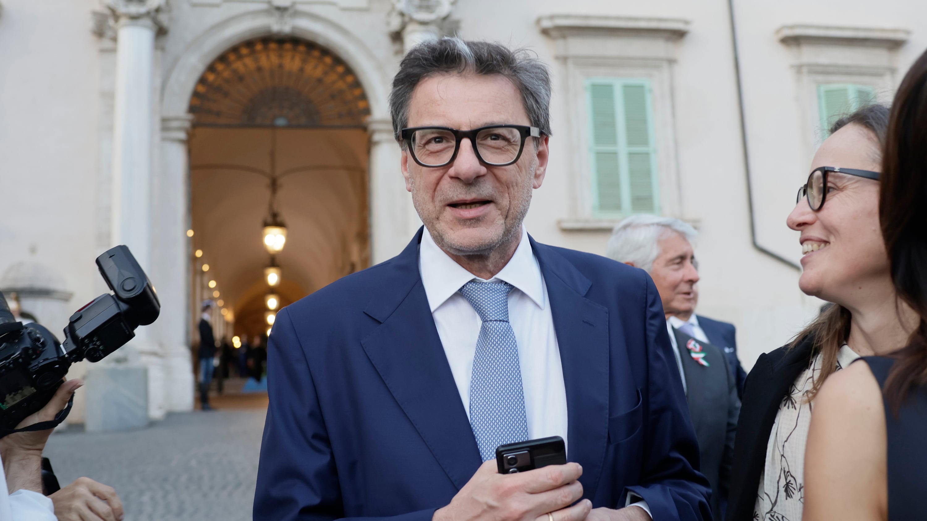Giorgetti, scommessa vinta. Il debito in mano agli italiani
