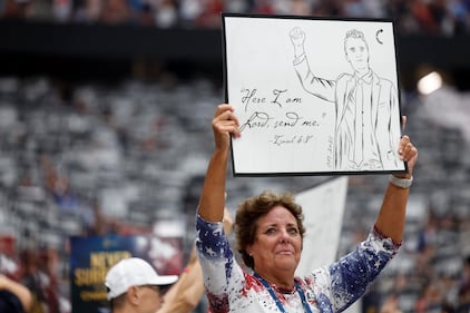 Il lungo addio a Charlie Kirk in Arizona 6