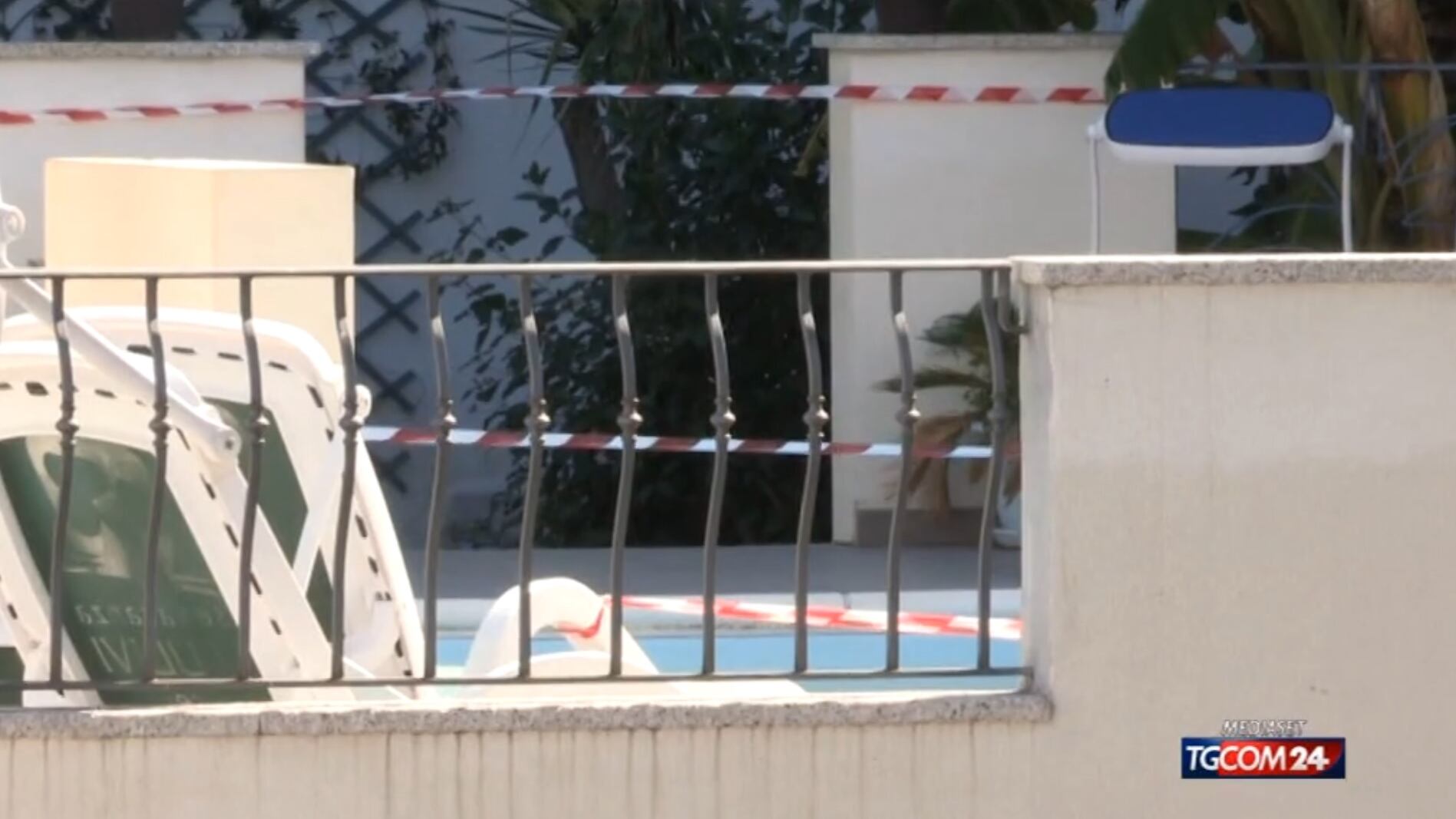 Un altro bambino annega in piscina