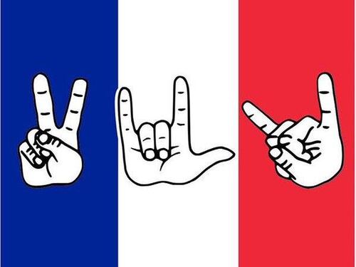 La band che suonava al Bataclan annulla tutti i concerti: "Viva la musica e viva la libertà"