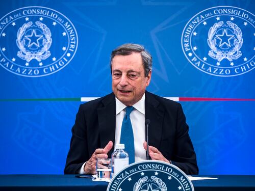 Energia, pensioni e Pnrr: i dossier "sospesi" sul tavolo di Draghi
