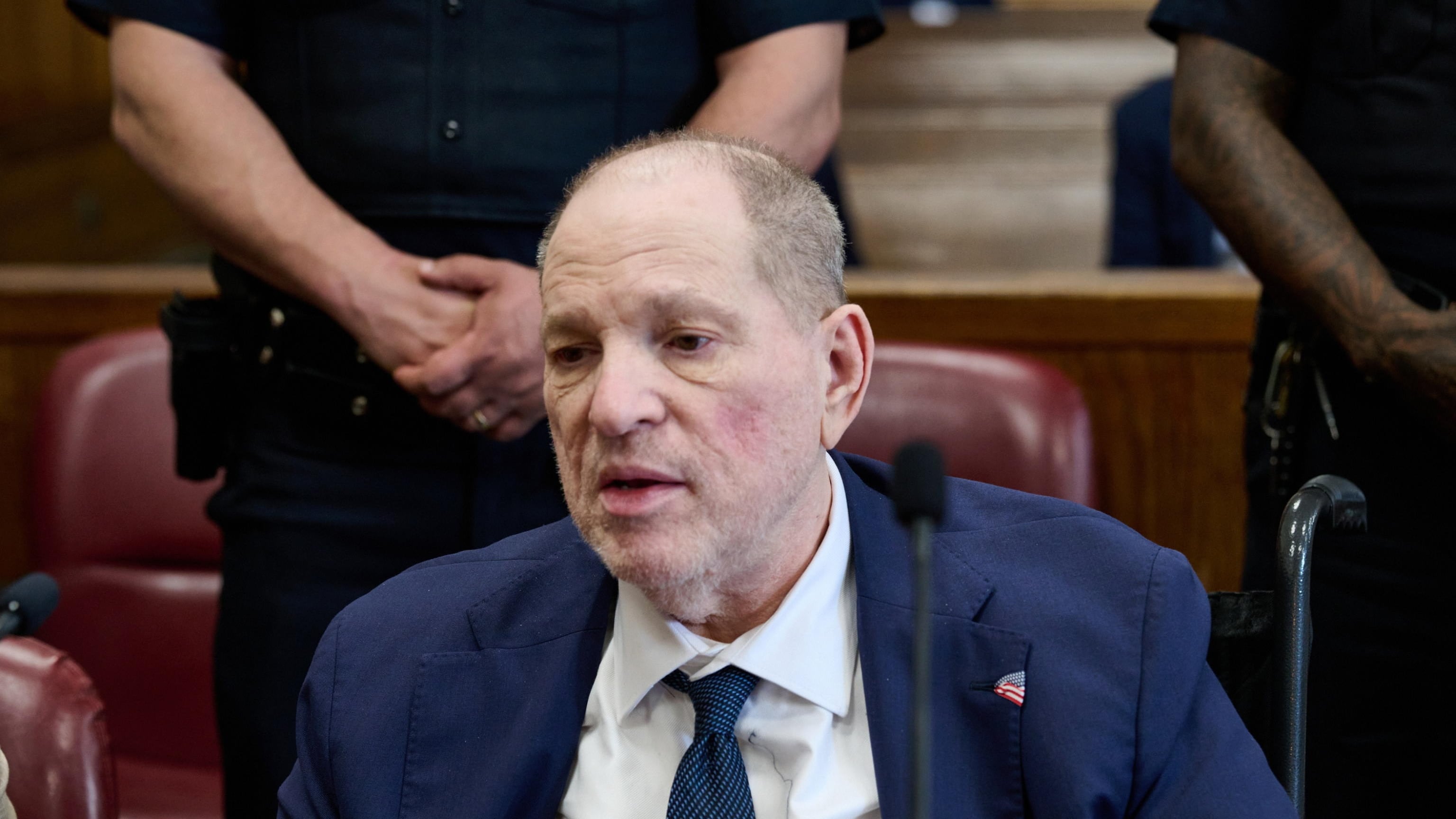 Harvey Weinstein condannato per aggressione sessuale. Stallo sullo stupro