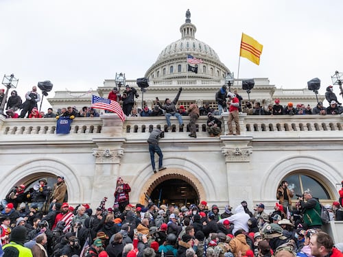 "Assalteranno il Congresso". Ma l'Fbi ignorò la soffiata: il giallo