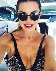 Alba Parietti sexy in costume 13
