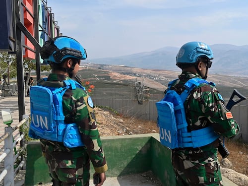 Raid nel sud del Libano: bombe vicino alla base italiana dell'Onu