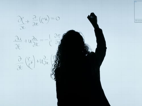 Scuola, verso l'aumento degli stipendi per i docenti: le cifre