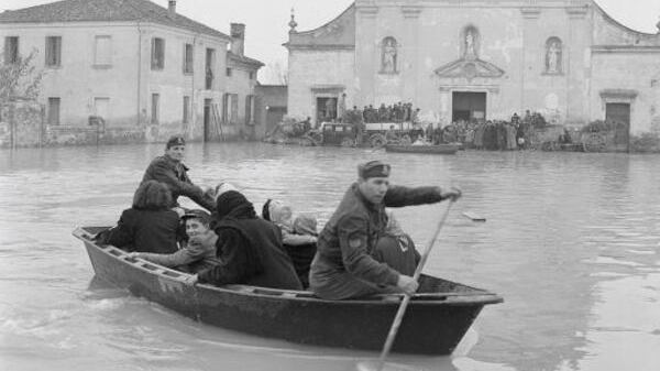 I folli che salvarono il Veneto dallo tsunami del Polesine