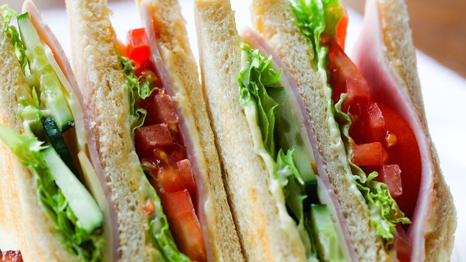 Dall'inventore a D'Annunzio: quello che non sapete sul sandwich