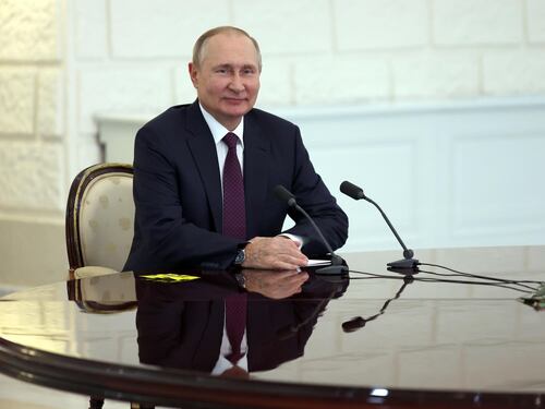Salta il discorso di fine anno: cosa c'è dietro al silenzio di Putin