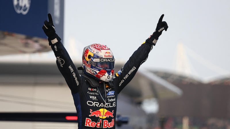 F1, Verstappen vince in Malesia, Antonelli 2°, Russell out, rimonta Hamilton