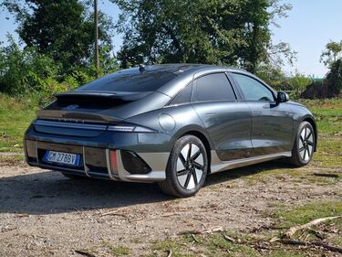 Hyundai Ioniq 6: guarda la gallery della berlina elettrica da oltre 500 km 5