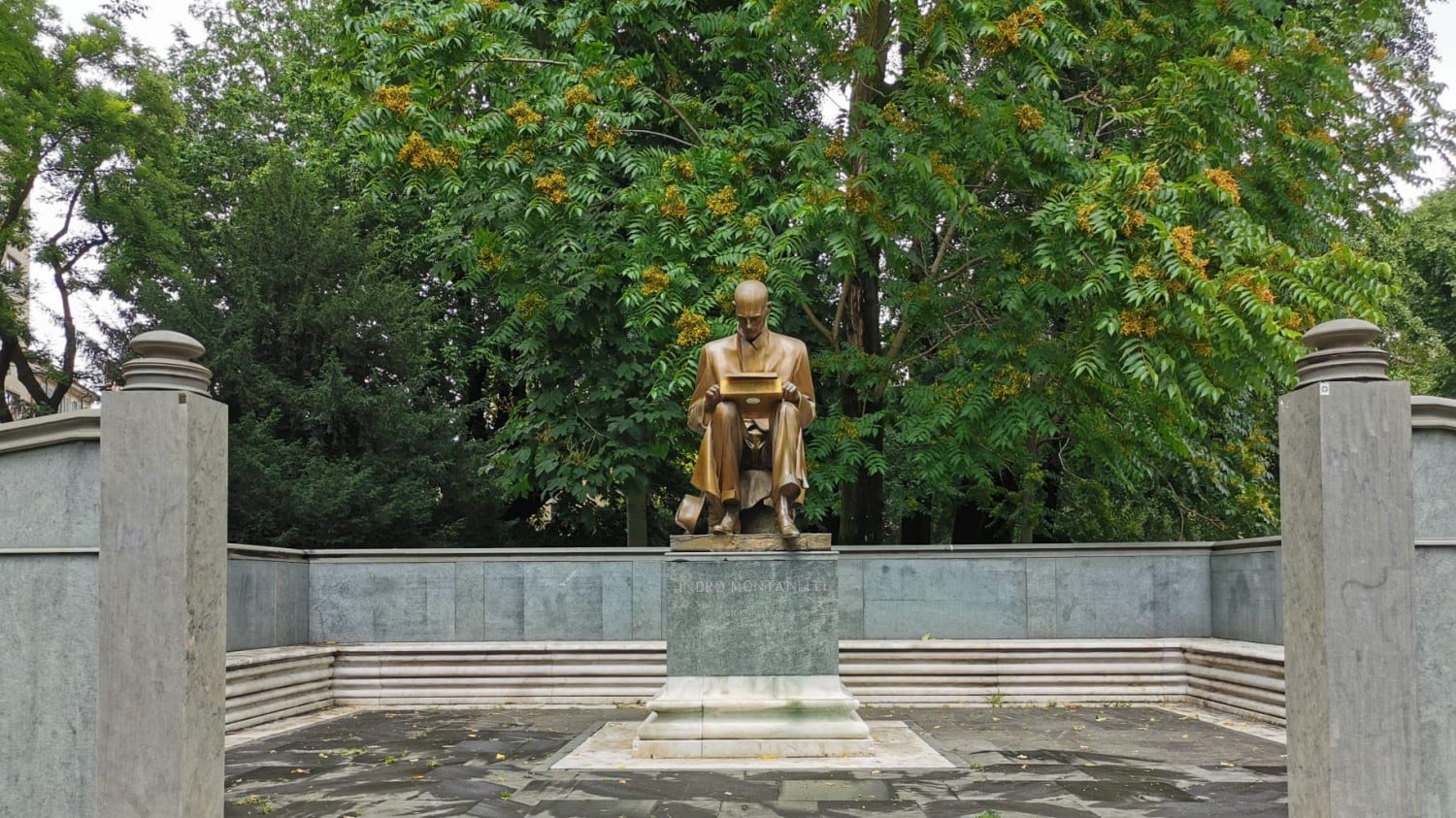 Radical chic contro Montanelli, ancora polemiche sulla statua