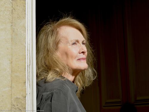 "Coraggio e acutezza": Annie Ernaux ha vinto il Nobel per la Letteratura
