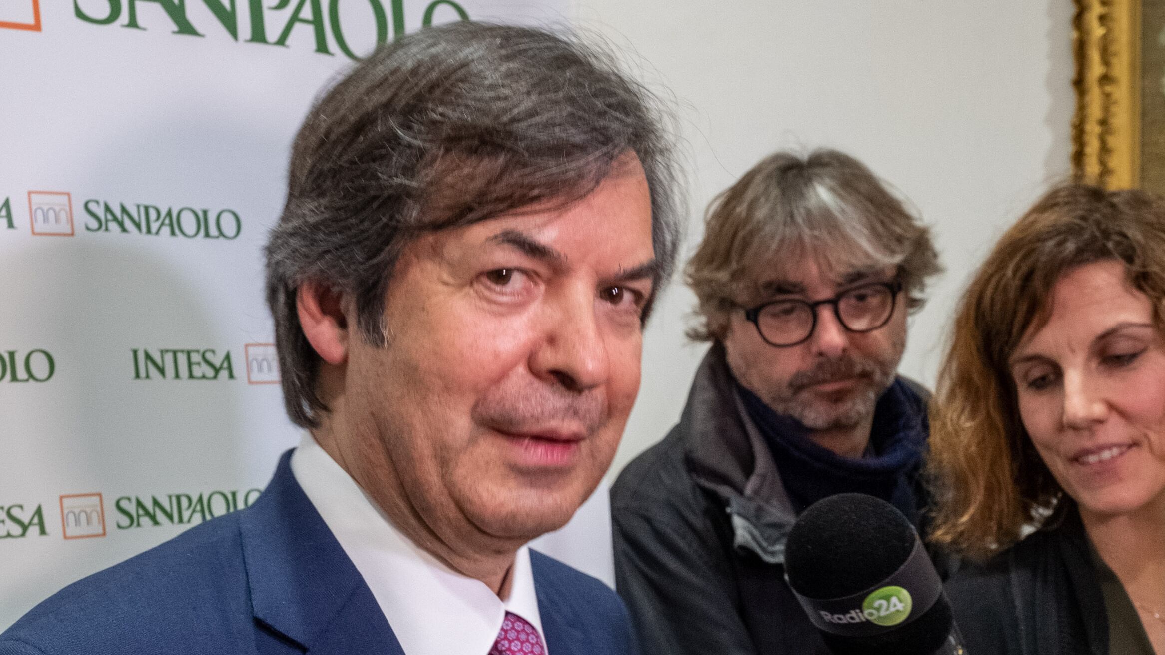 Intesa accelera sulla banca tutta digitale