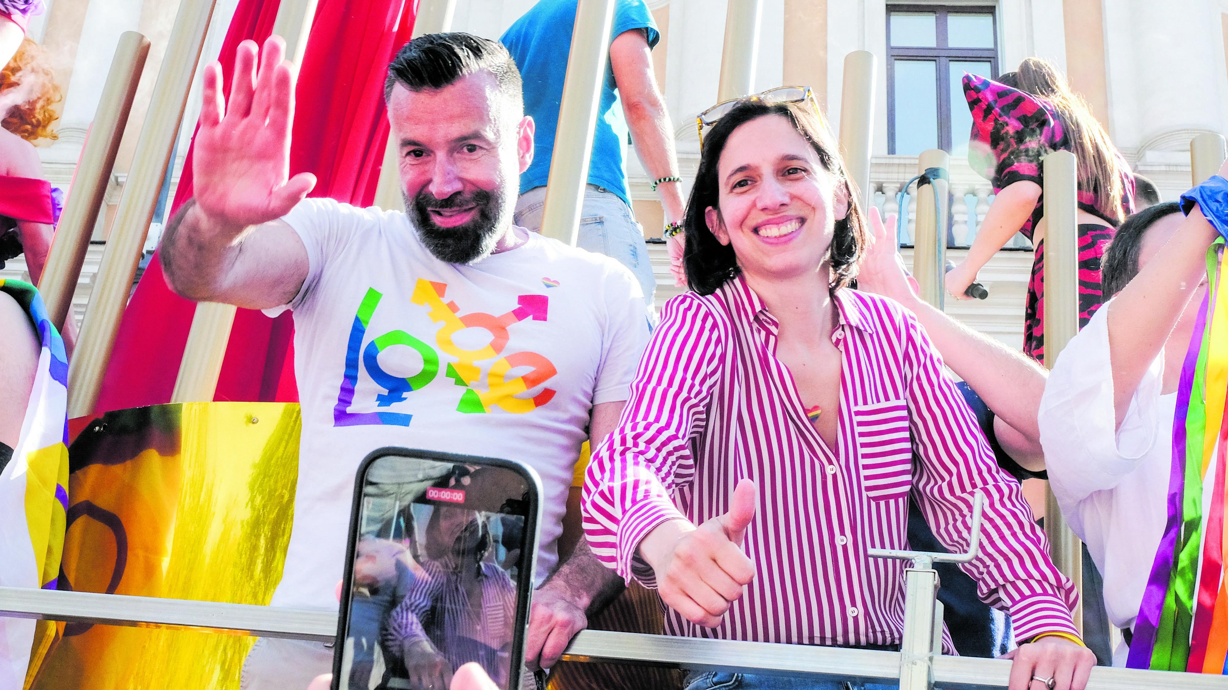 In silenzio sulle chat, ma per i paladini Lgbt era tutto "omofobia"