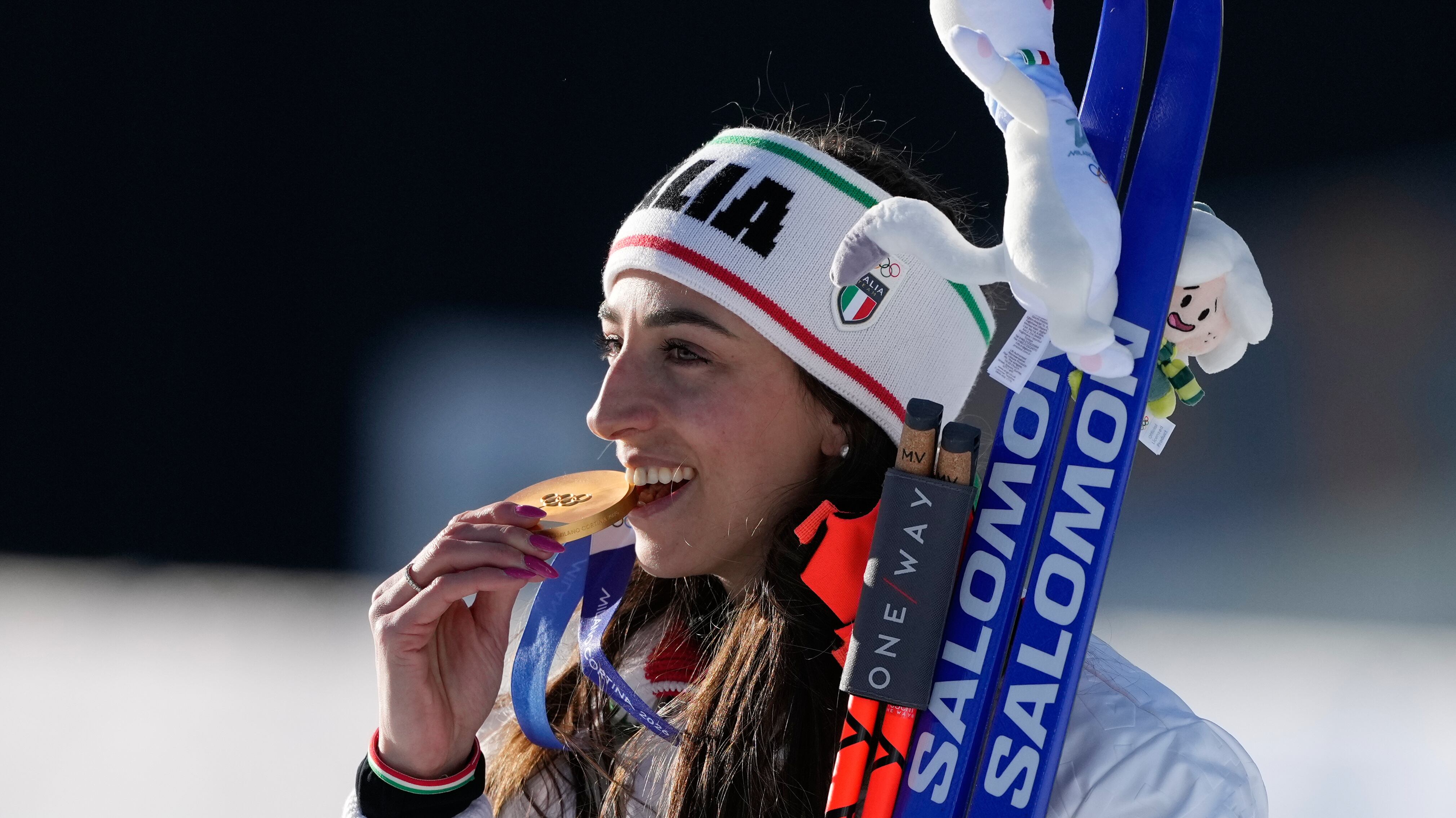 Vittozzi scia, spara e sorride. È il primo oro del biathlon