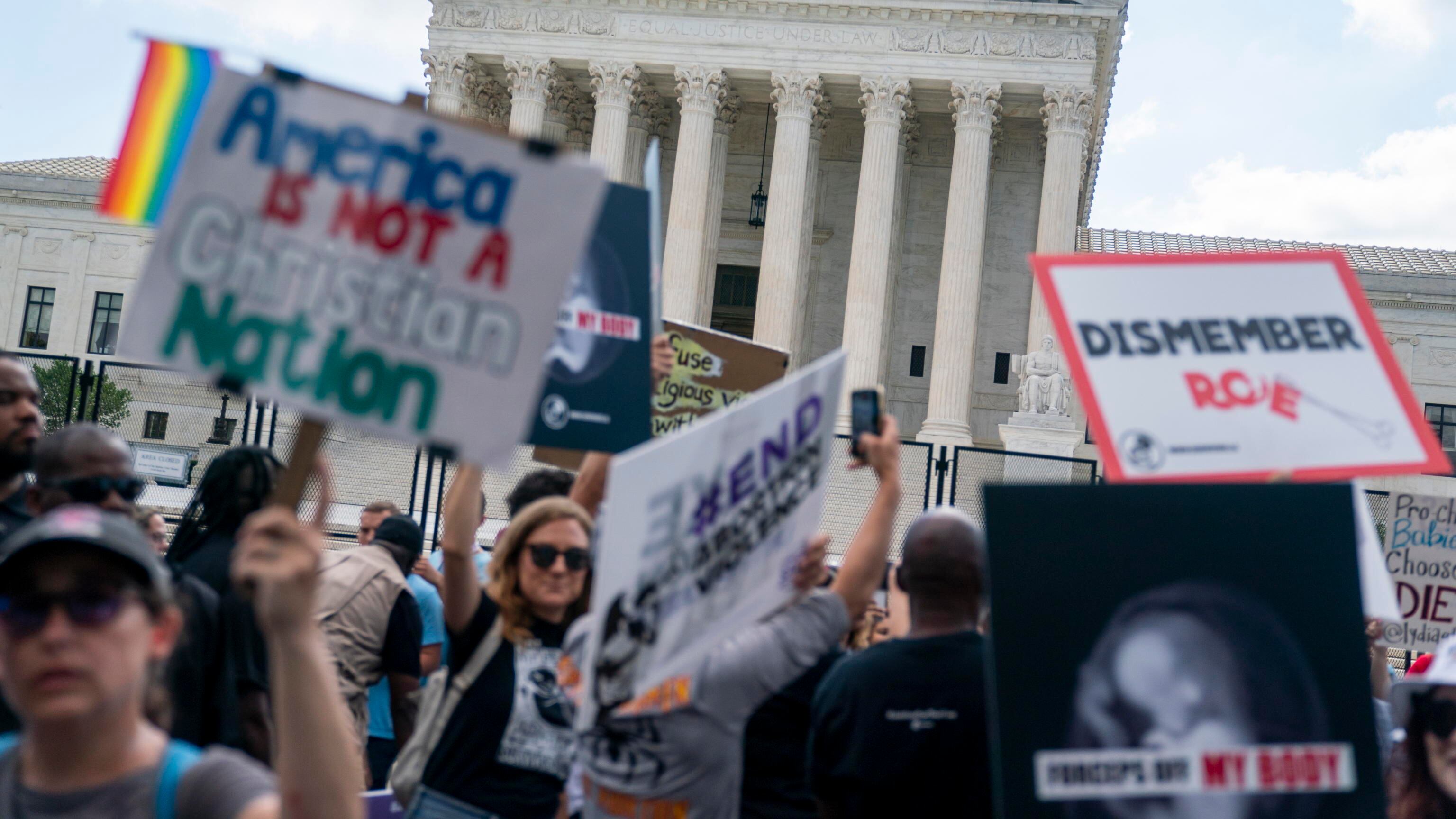 Usa, la Corte Suprema blocca i finanziamenti pubblici per l’aborto