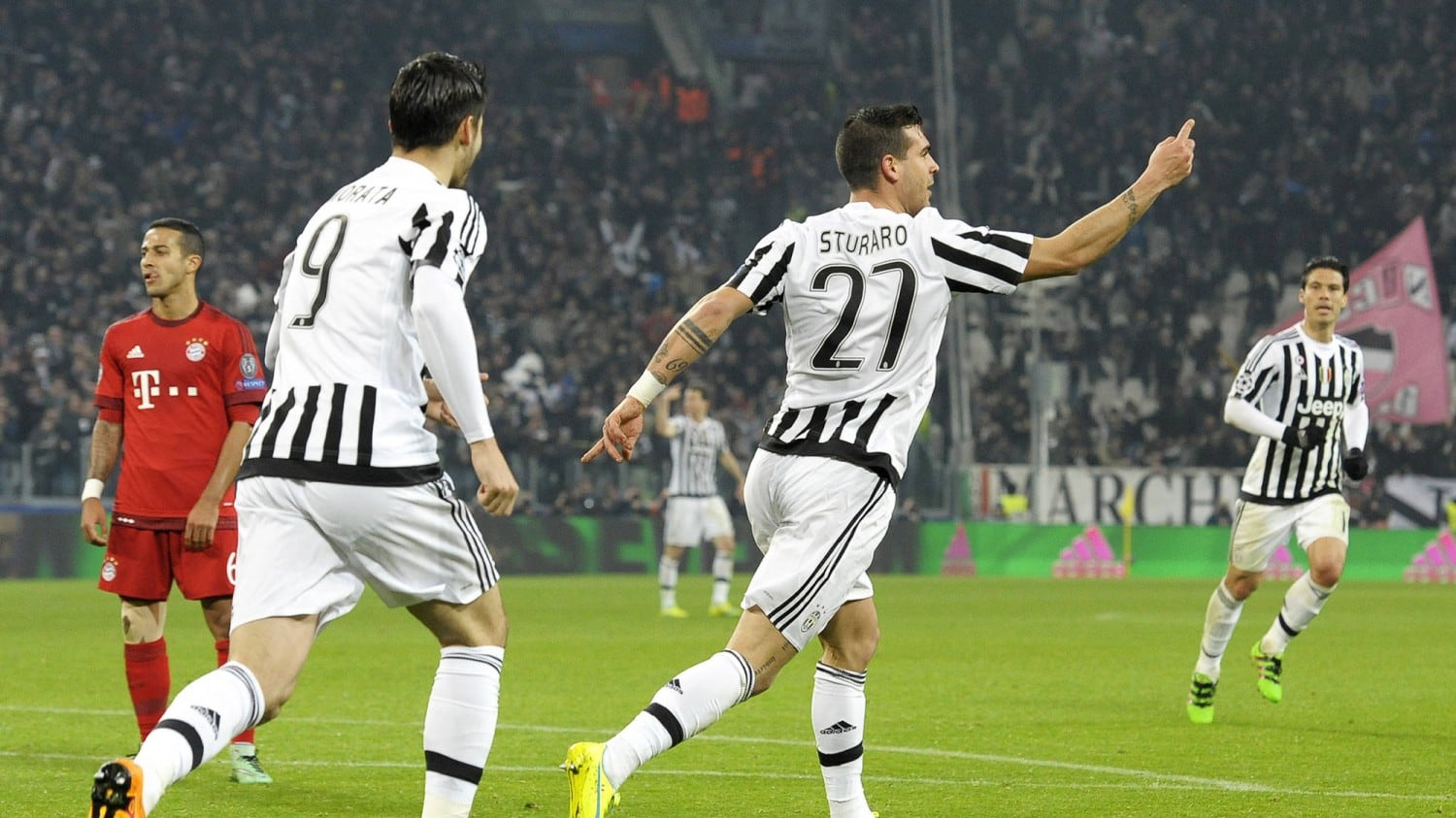 "Ritardato che non sei altro": Sturaro litiga con un 12enne sui social